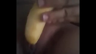 Venezolana se masturba con un maduro